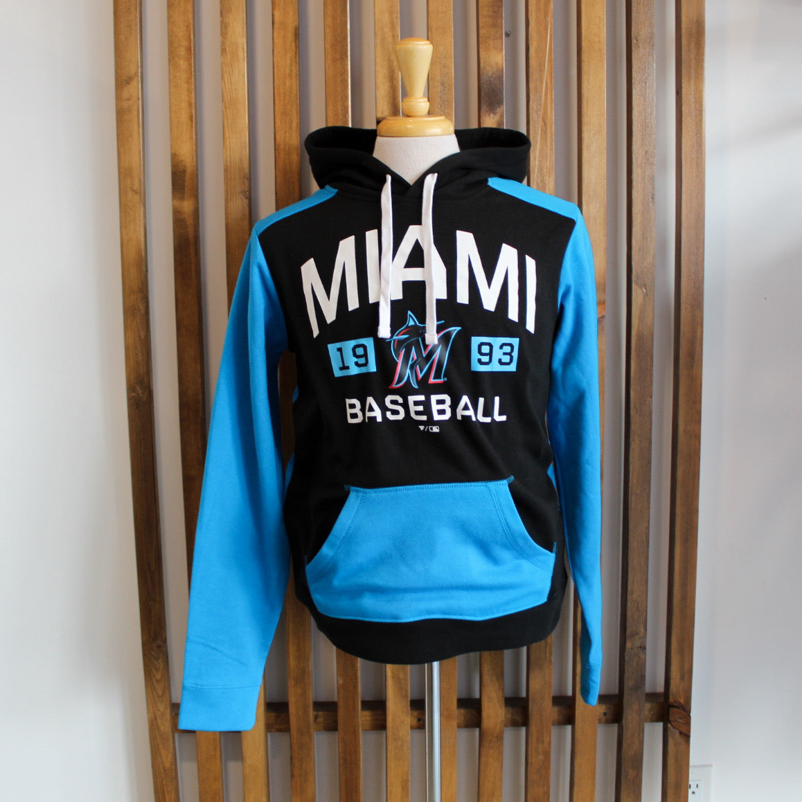 Fanatics Chip In Colourblock Miami Marlins Pullover Hoodie